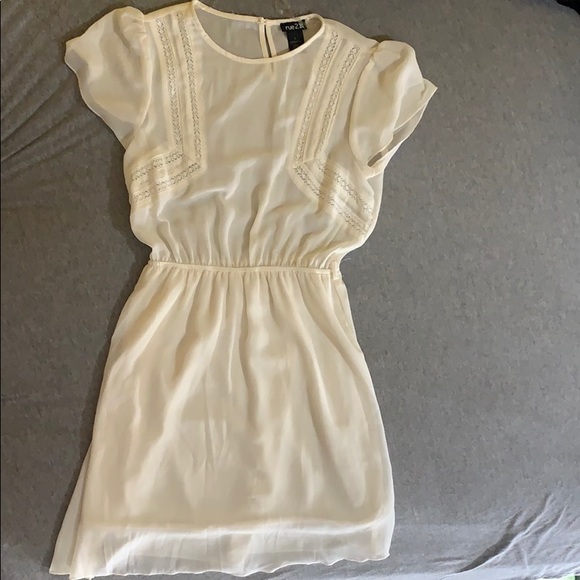 Cream color dress - Picture 1 of 1